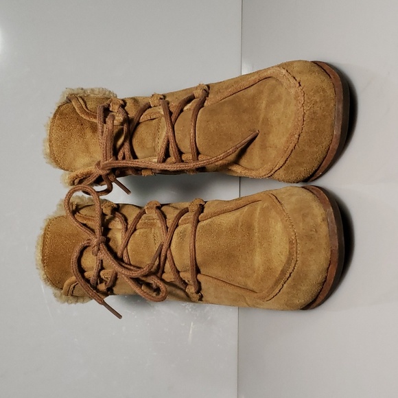 UGG Australia Analise Lace Up Heeled Boots Size 8.5 - Picture 5 of 16